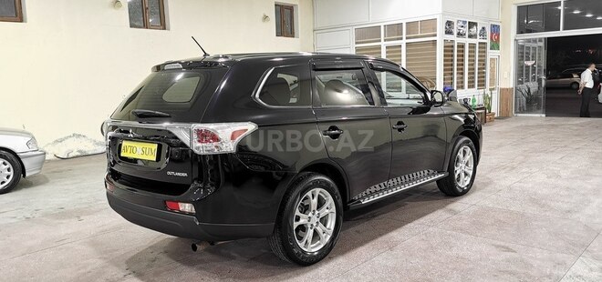 Mitsubishi Outlander-10