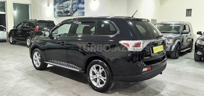 Mitsubishi Outlander-8