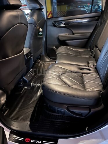 Toyota Highlander-8