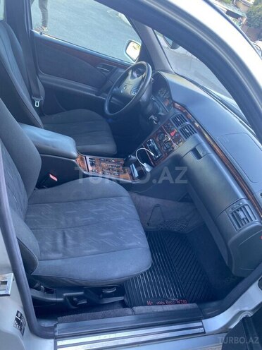 Mercedes E 220 d 1999, 300,000 km - 2.2 l - Bakı