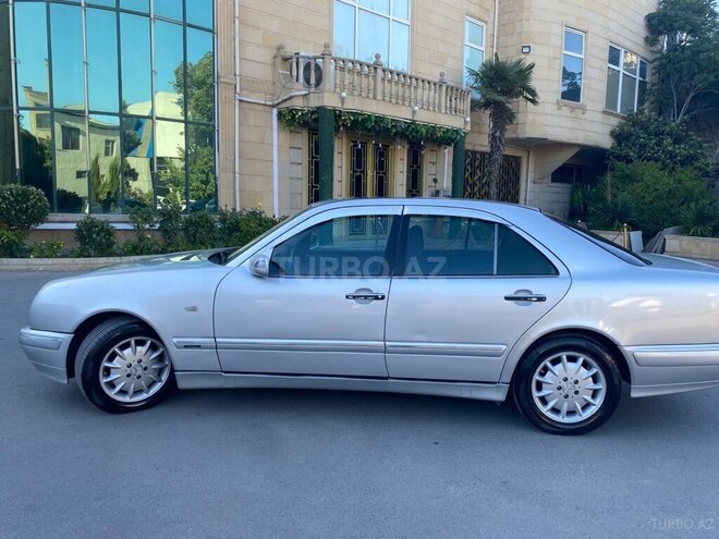 Mercedes E 220 d 1999, 300,000 km - 2.2 l - Bakı