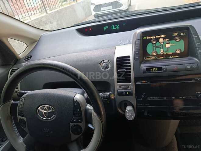 Toyota Prius-2
