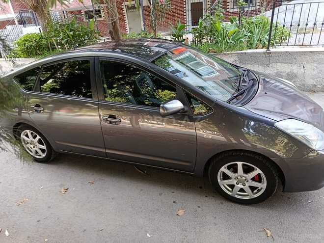 Toyota Prius-11