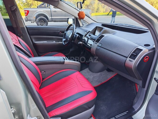 Toyota Prius-8