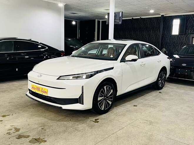 Changan Qiyuan A05 2025, 0 km - 1.5 л - Bakı