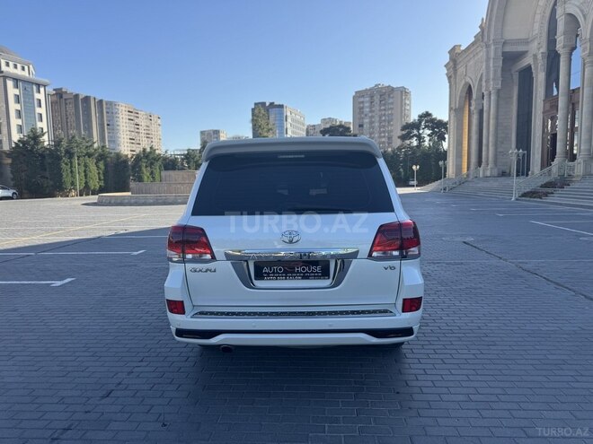 Toyota Land Cruiser-6