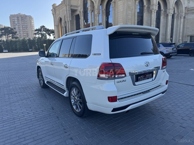 Toyota Land Cruiser-5