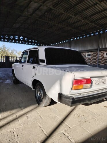 LADA (VAZ) 2107 2000, 200,000 km - 1.6 l - Salyan