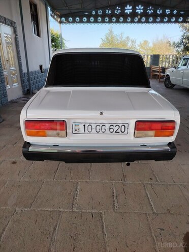 LADA (VAZ) 2107 2000, 200,000 km - 1.6 l - Salyan