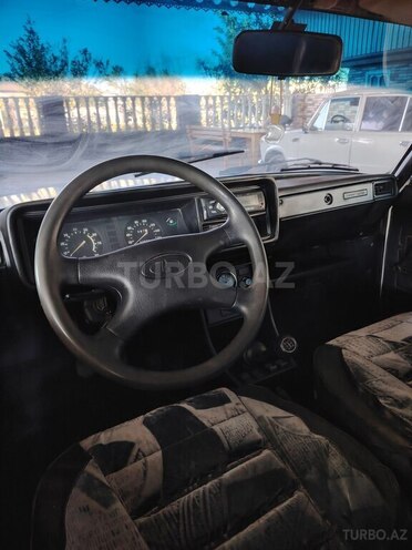 LADA (VAZ) 2107 2000, 200,000 km - 1.6 l - Salyan