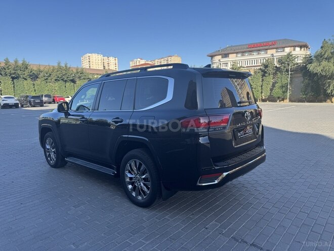 Toyota Land Cruiser-6