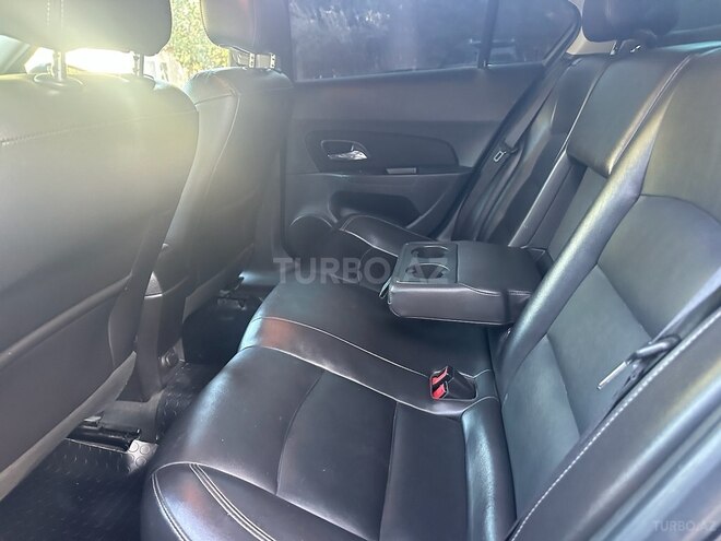 Chevrolet Cruze-14
