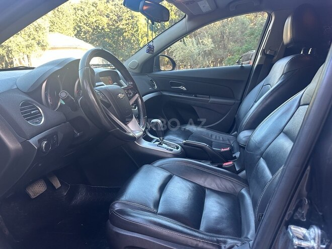 Chevrolet Cruze-16
