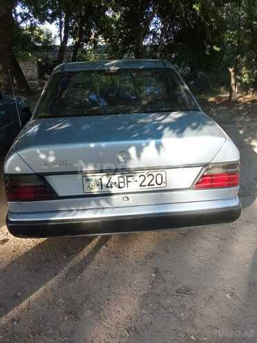 Mercedes E 200 1986, 565,890 km - 2.0 l - Sabirabad
