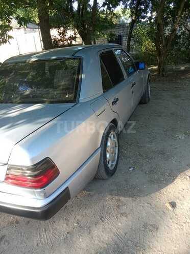Mercedes E 200 1986, 565,890 km - 2.0 l - Sabirabad