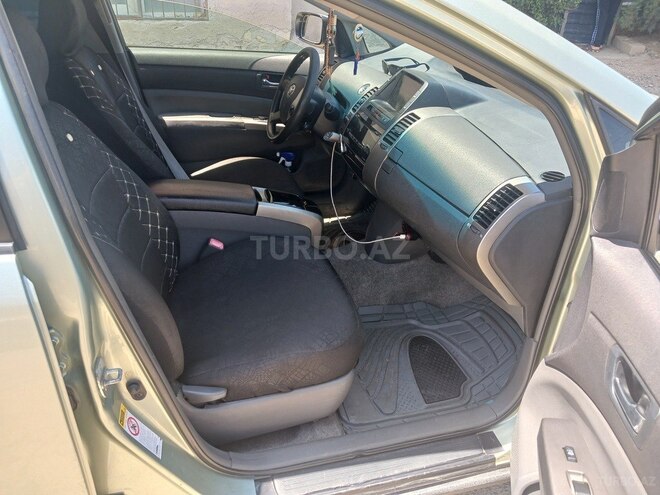 Toyota Prius-9