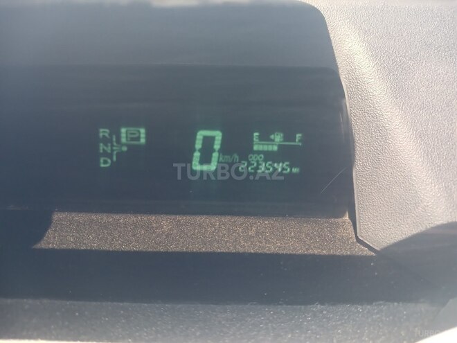 Toyota Prius-11