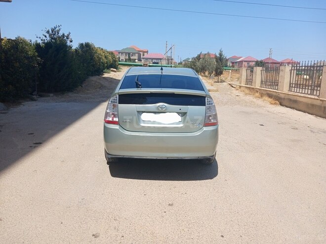 Toyota Prius-2