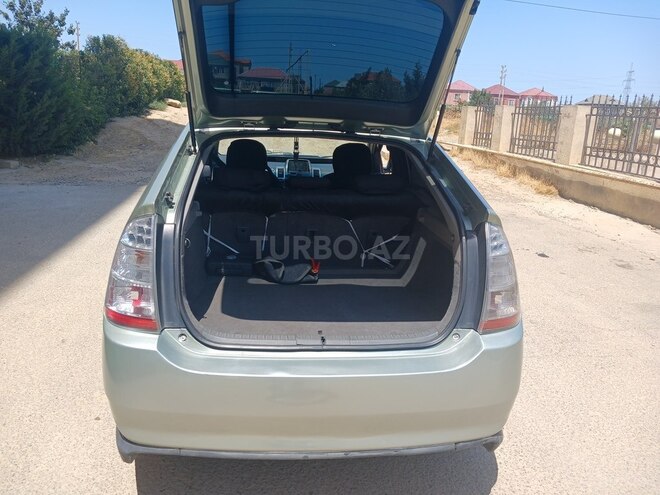 Toyota Prius-5