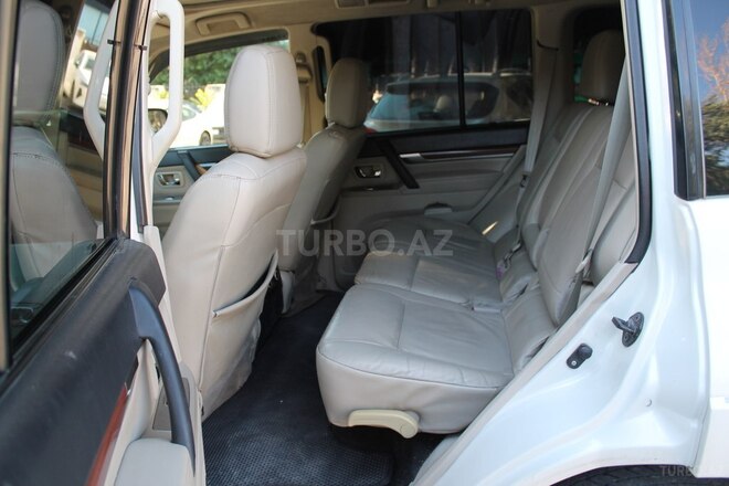 Mitsubishi Pajero 2008, 307,000 km - 3.2 l - Bakı