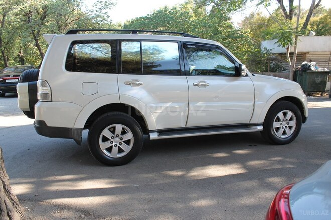 Mitsubishi Pajero 2008, 307,000 km - 3.2 l - Bakı