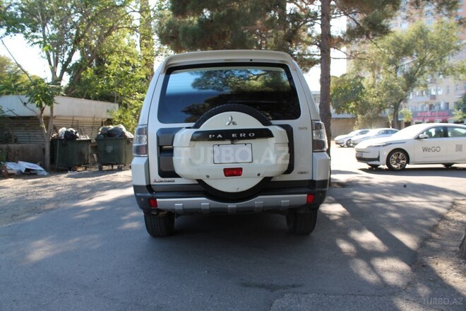 Mitsubishi Pajero 2008, 307,000 km - 3.2 l - Bakı
