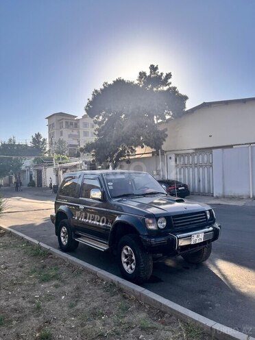 Mitsubishi Pajero-5