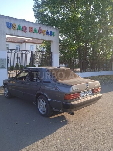 Mercedes 190 1990, 450,820 km - 2.3 l - Astara