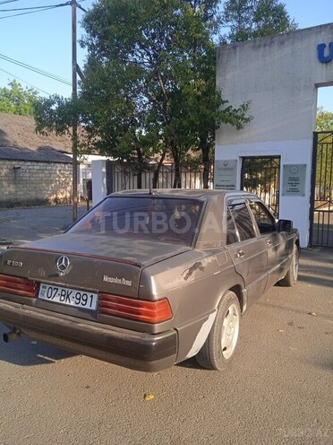 Mercedes 190 1990, 450,820 km - 2.3 l - Astara