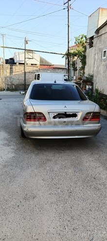 Mercedes E 270 1999, 504,123 km - 2.7 l - Bakı