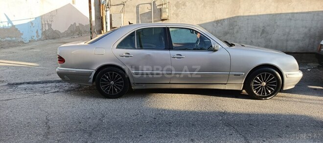 Mercedes E 270 1999, 504,123 km - 2.7 l - Bakı