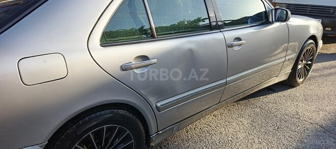 Mercedes E 270 1999, 504,123 km - 2.7 l - Bakı