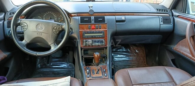 Mercedes E 270 1999, 504,123 km - 2.7 l - Bakı