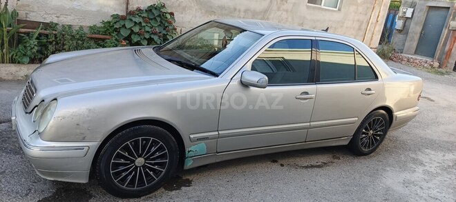 Mercedes E 270 1999, 504,123 km - 2.7 l - Bakı