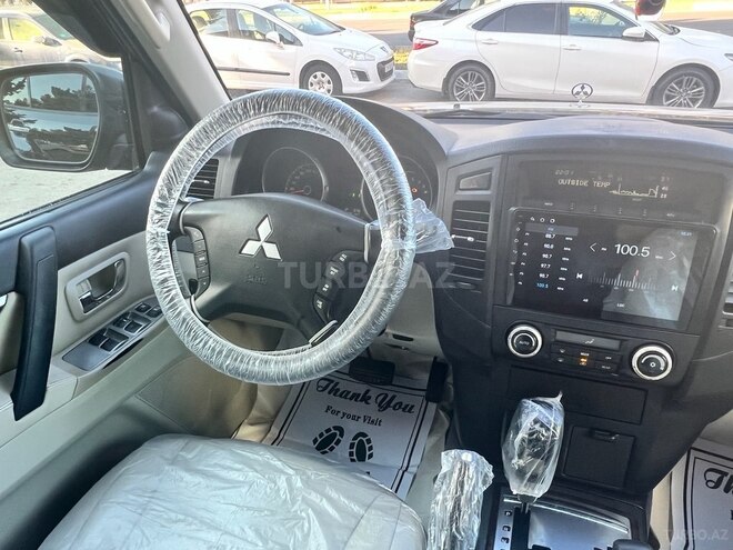 Mitsubishi Pajero-10