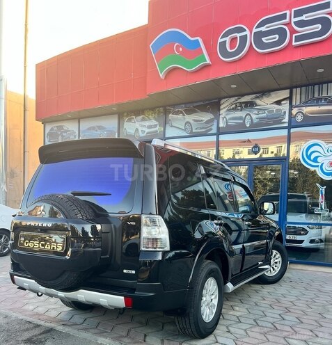 Mitsubishi Pajero-15