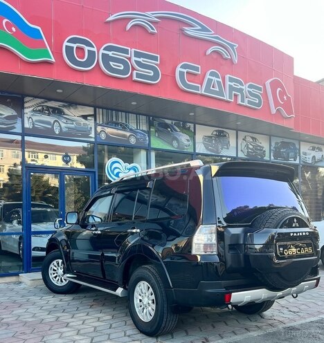 Mitsubishi Pajero-16