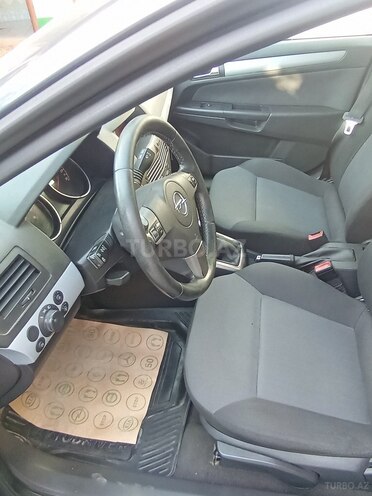 Opel Astra 2006, 314,000 km - 1.4 l - Quba
