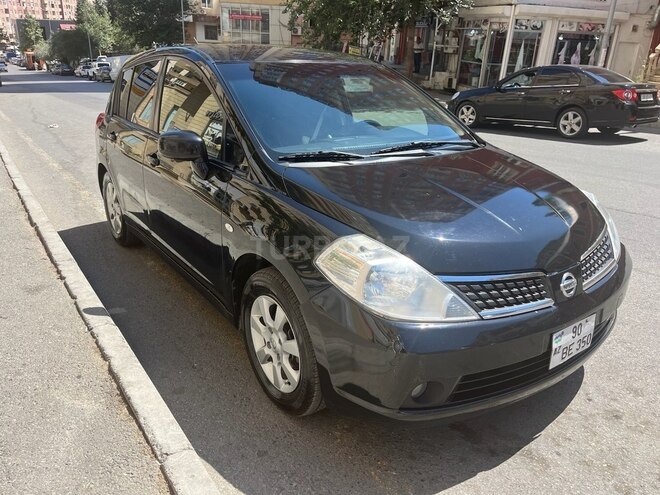 Nissan Tiida-5