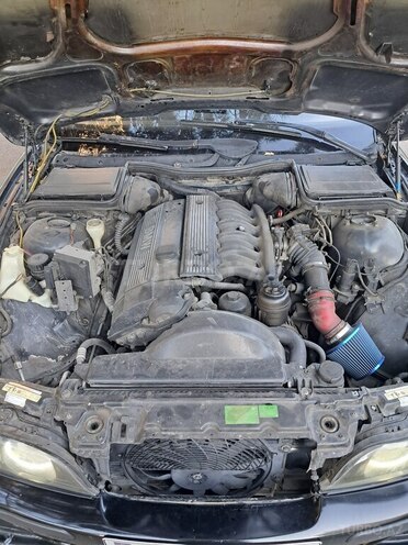 BMW 528 1997, 320,000 km - 2.8 l - Bakı