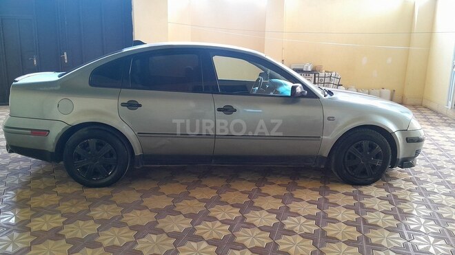Volkswagen Passat 2002, 280,881 km - 1.8 l - Gəncə