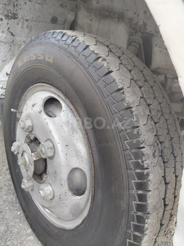 Hyundai  2002, 400,000 km - 3.9 l - Şabran