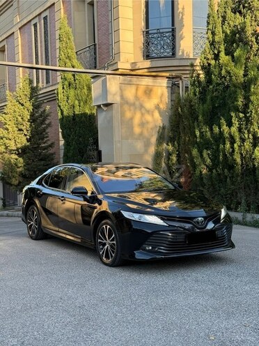 Toyota Camry-1