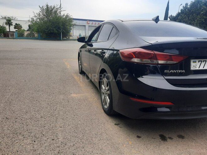 Hyundai Elantra 2017, 196,340 km - 2.0 л - Bakı