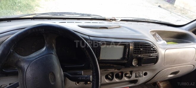 Ford Transit-3