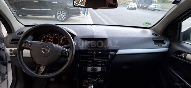 Opel Astra 2010, 280,000 km - 1.3 l - Bakı