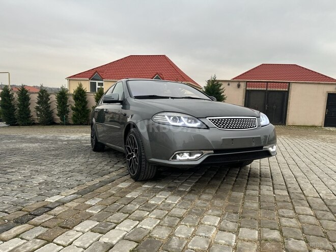 Daewoo Gentra-17