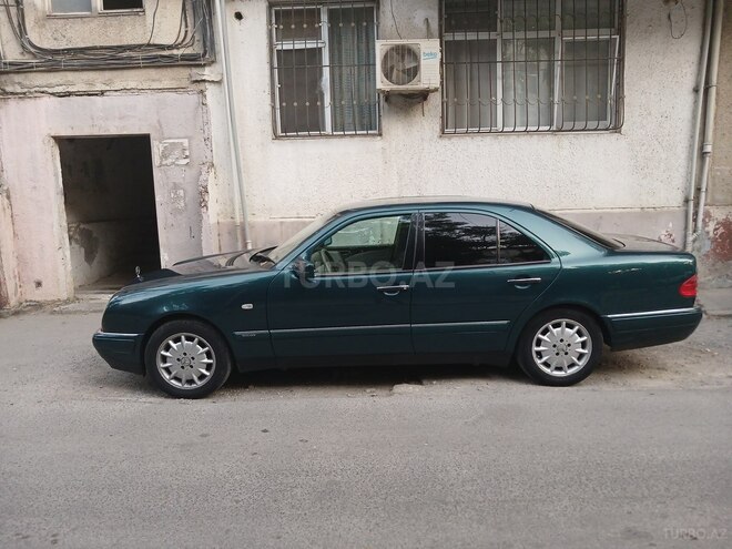 Mercedes E 240 1998, 242,000 km - 2.4 l - Bakı