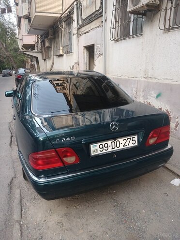 Mercedes E 240 1998, 242,000 km - 2.4 l - Bakı