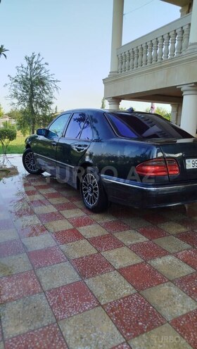 Mercedes E 220 1999, 304,000 km - 2.2 l - Zərdab